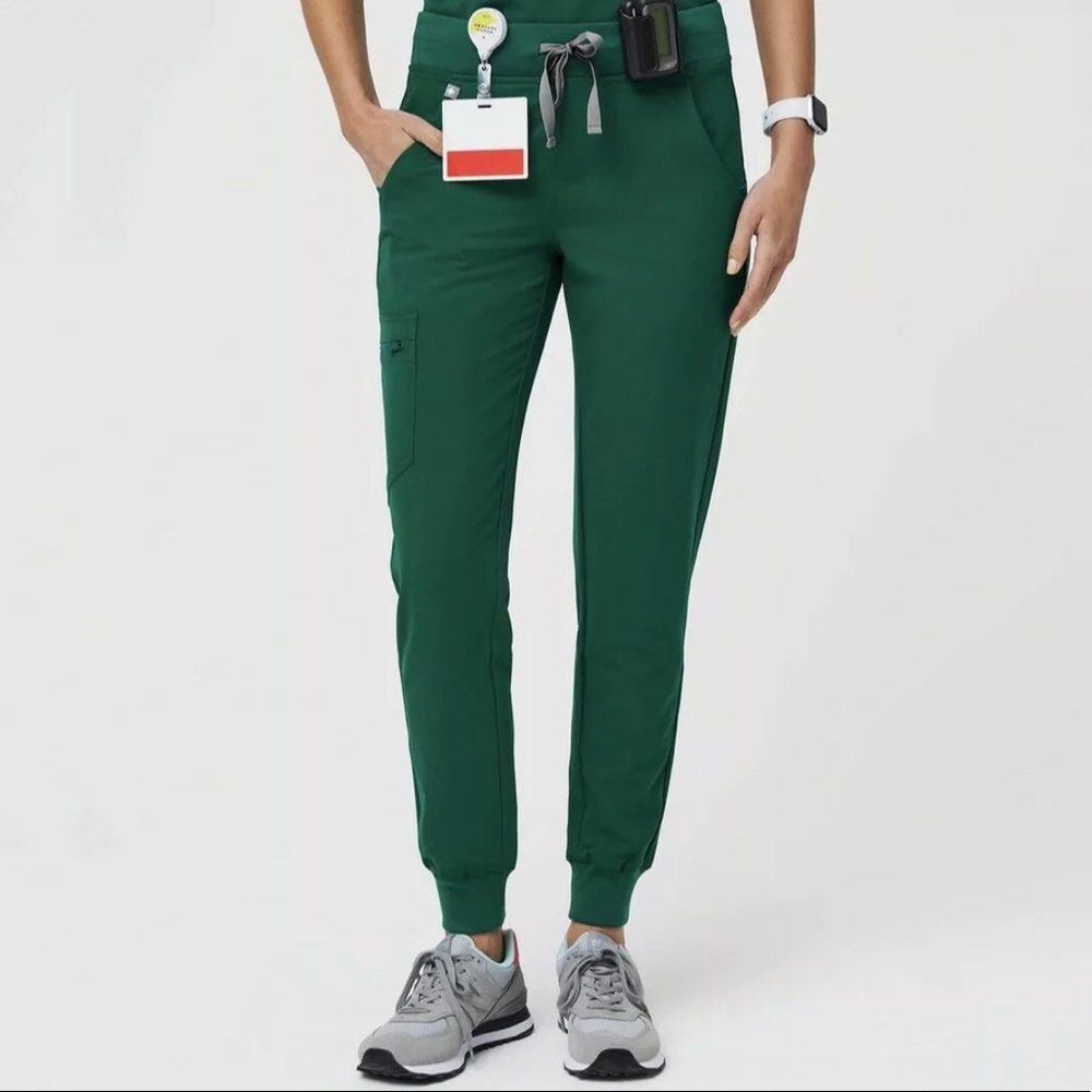 FIGS women's Hunter Green Zamora